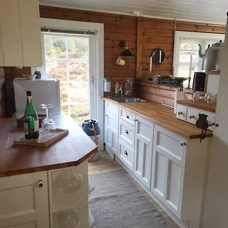 Koselig Hytte I Natursjonne Omgivelser Liland (Agder)